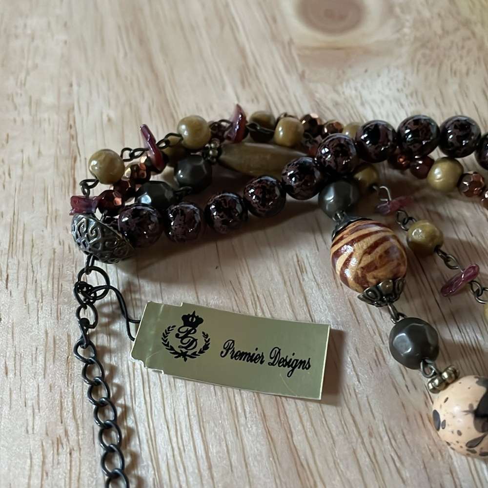 Vintage Never worn 16”-18” earthy colors necklace by Premier Designs. - Picture 3 of 3